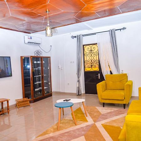 Appartement Meuble 2 Chambres Avec Salle De Bain - 1 Salon - 1E Cuisine - La Concorde - Quartier Nkomkana Yaoundé エクステリア 写真