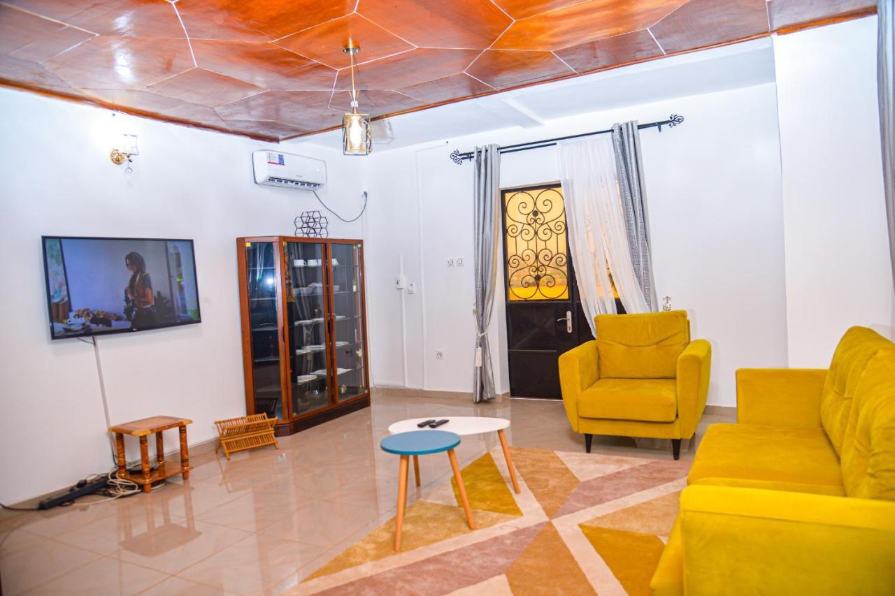Appartement Meuble 2 Chambres Avec Salle De Bain - 1 Salon - 1E Cuisine - La Concorde - Quartier Nkomkana Yaoundé エクステリア 写真