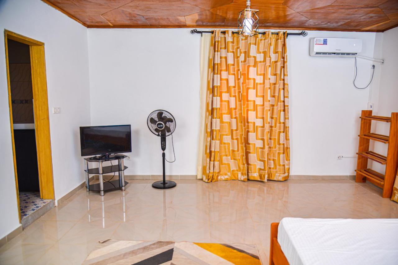 Appartement Meuble 2 Chambres Avec Salle De Bain - 1 Salon - 1E Cuisine - La Concorde - Quartier Nkomkana Yaoundé エクステリア 写真